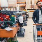 Mobilne elektronarzędzia na budowie – jak dobrać sprzęt do pracy w terenie?